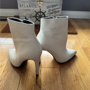 White Heeled Boots with Sleek Design